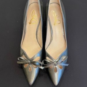 Joan & David Dagardner Gray Patent Pump Size 6.5